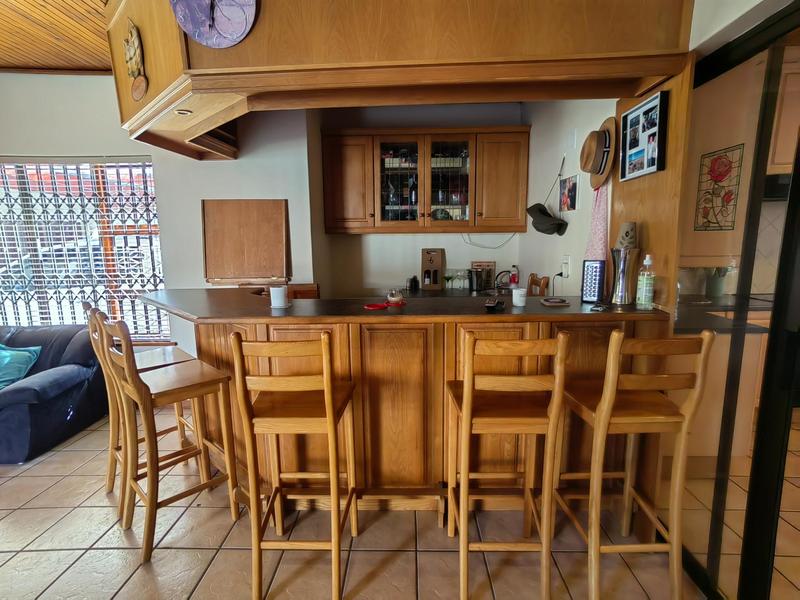 4 Bedroom Property for Sale in Prince Alfred Hamlet Western Cape